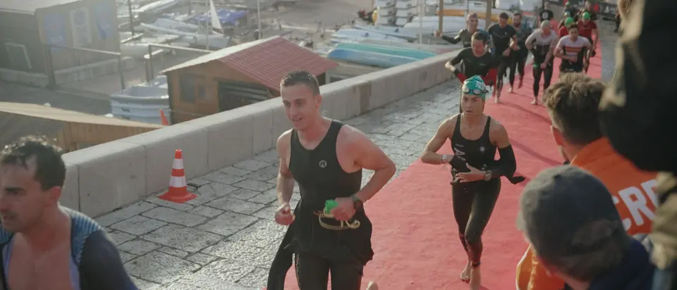Més enllà de la meta: una història 70.3, still 14 of 33