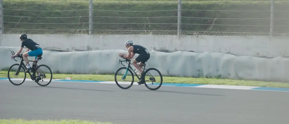 Més enllà de la meta: una història 70.3, still 15 of 33
