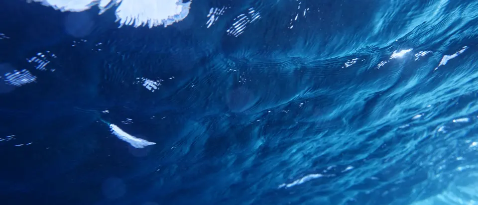 Lanzarote: waves, depths and dreams, still 22 of 33